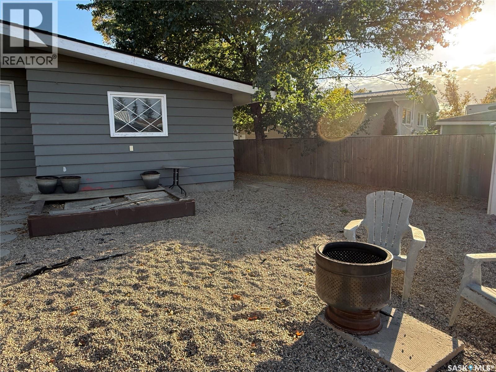1141 Hartney Avenue, Weyburn, Saskatchewan  S4H 0L9 - Photo 26 - SK045845