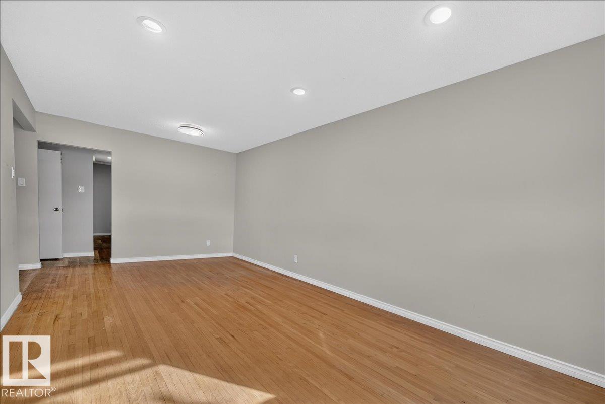 10716 51 AV NW