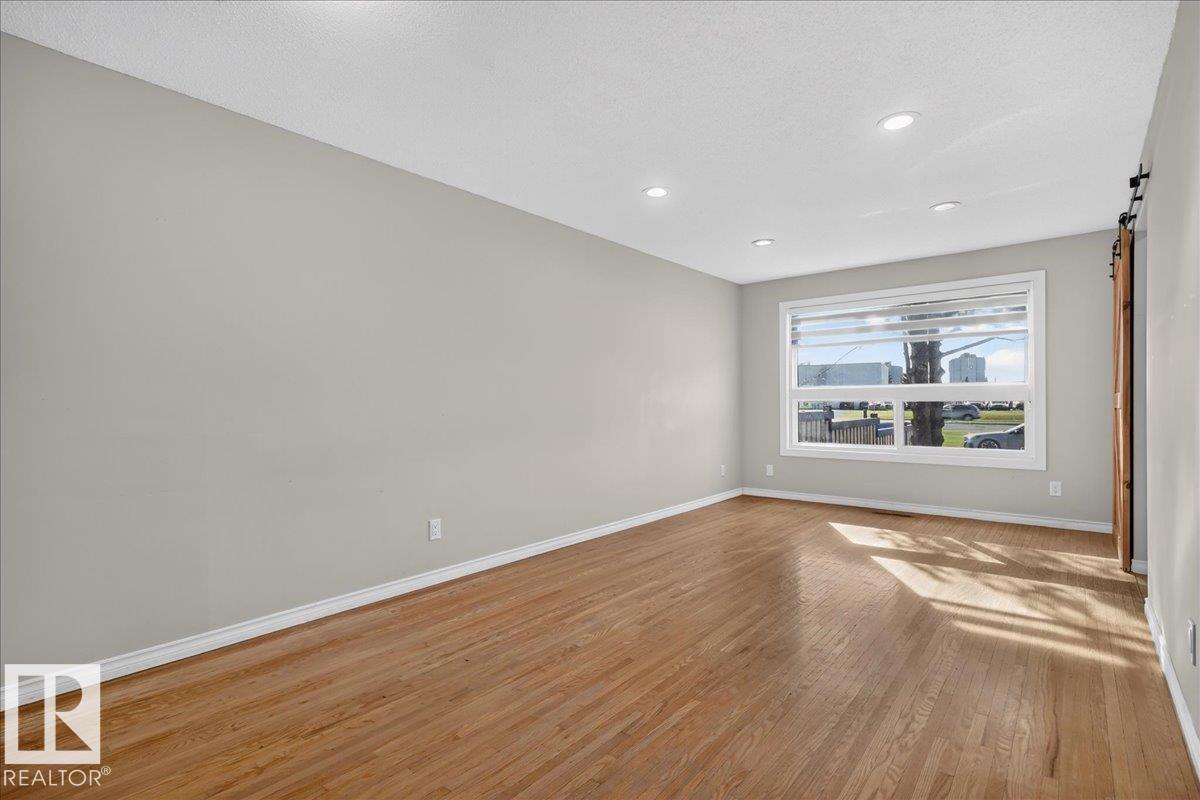 10716 51 AV NW