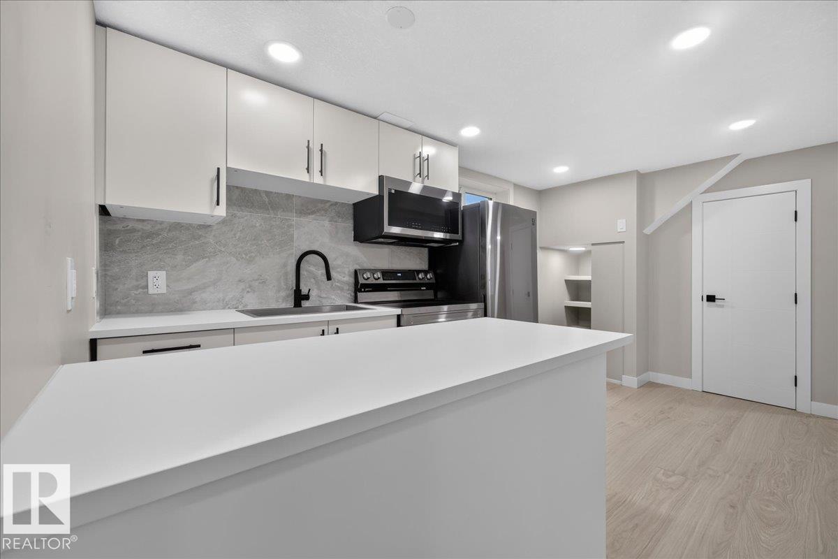 10716 51 AV NW