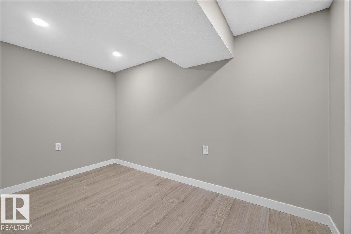 10716 51 AV NW