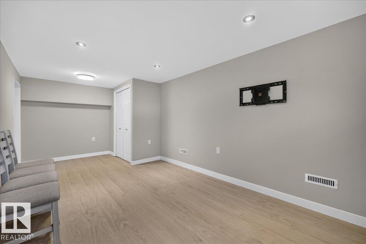 10716 51 AV NW
