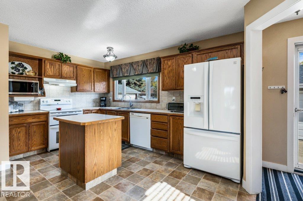 176 LAROSE DR