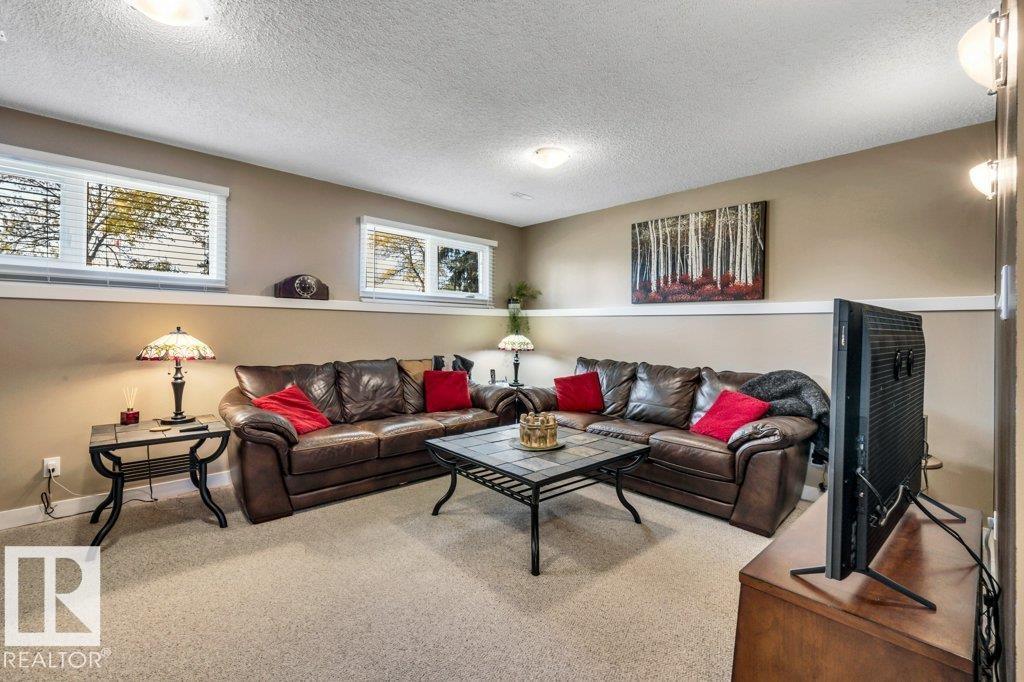 176 LAROSE DR