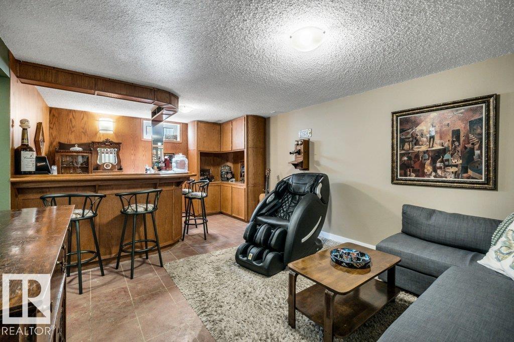 176 LAROSE DR