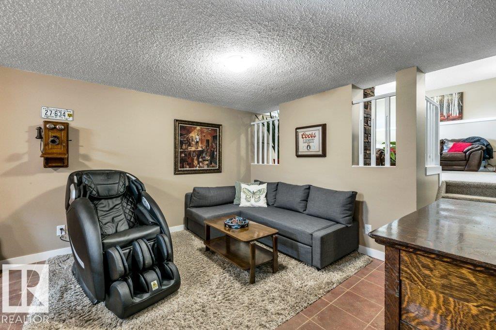 176 LAROSE DR