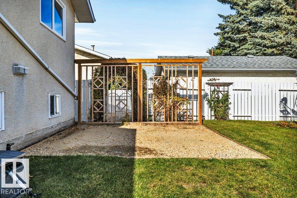 176 LAROSE DR