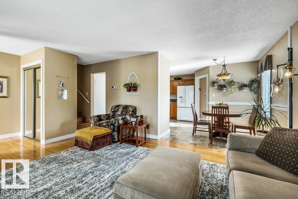 176 LAROSE DR