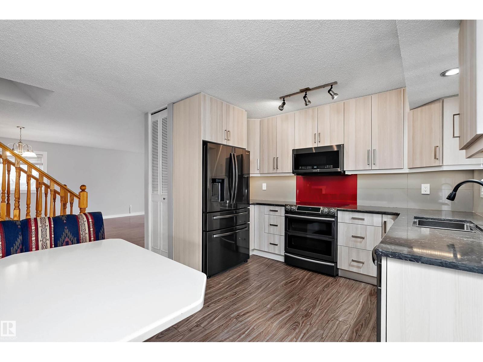 4118 46 ST
