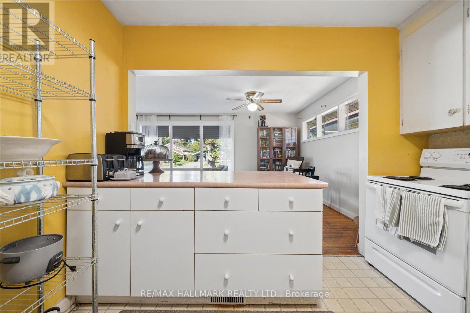 73 Deerfield Road, Toronto, Ontario  M1K 4X2 - Photo 17 - E13877872