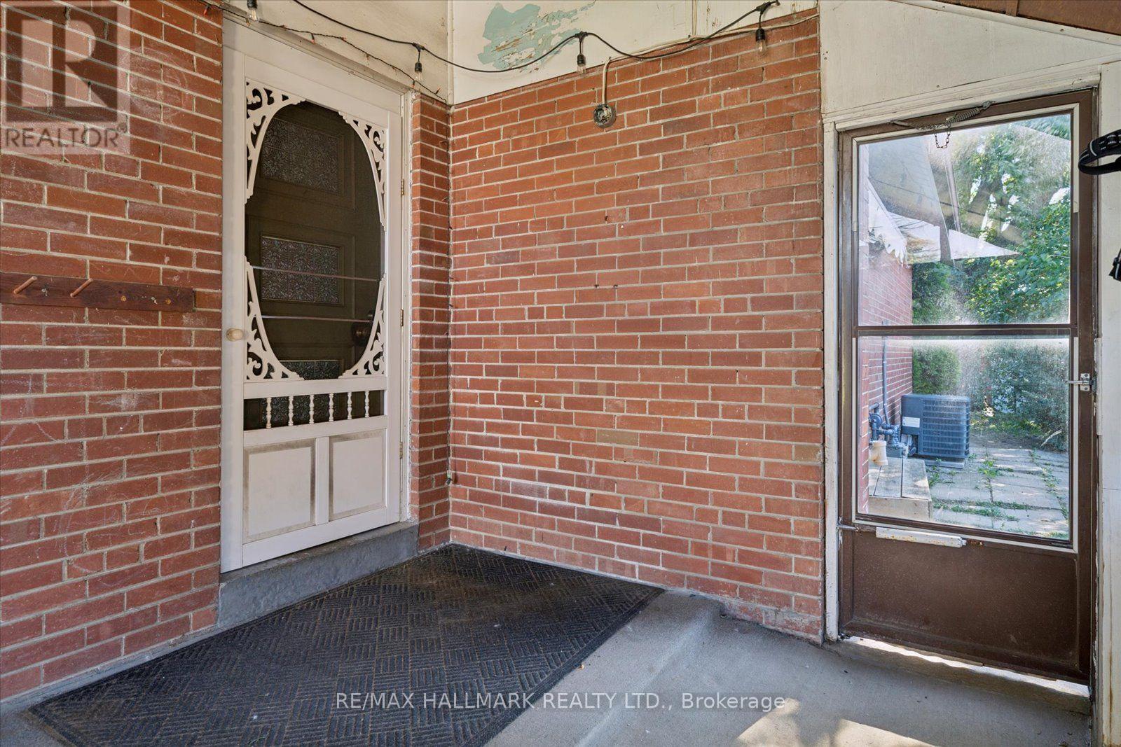 73 Deerfield Road, Toronto, Ontario  M1K 4X2 - Photo 4 - E13877872
