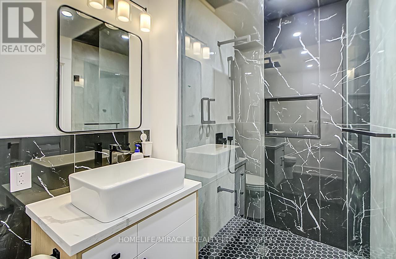 7a Broadmead Avenue, Toronto, Ontario  M1M 1C3 - Photo 10 - E13877898