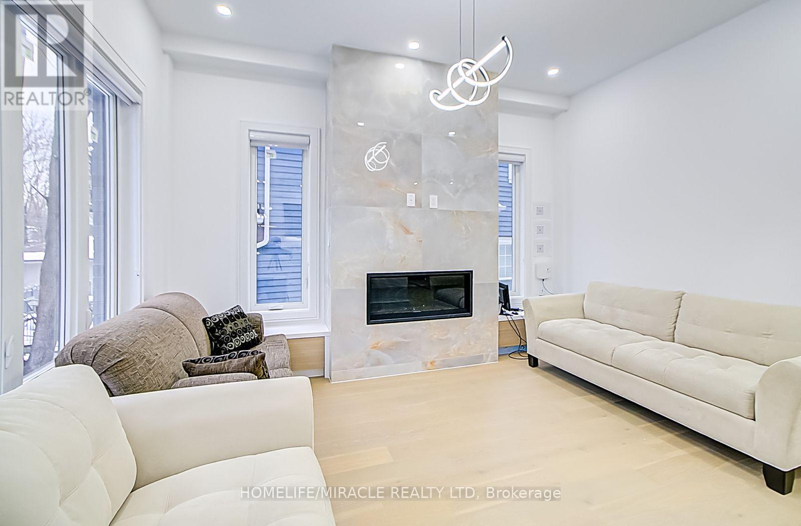 7a Broadmead Avenue, Toronto, Ontario  M1M 1C3 - Photo 5 - E13877898