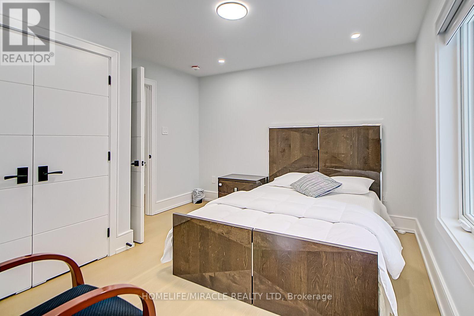 7a Broadmead Avenue, Toronto, Ontario  M1M 1C3 - Photo 9 - E13877898