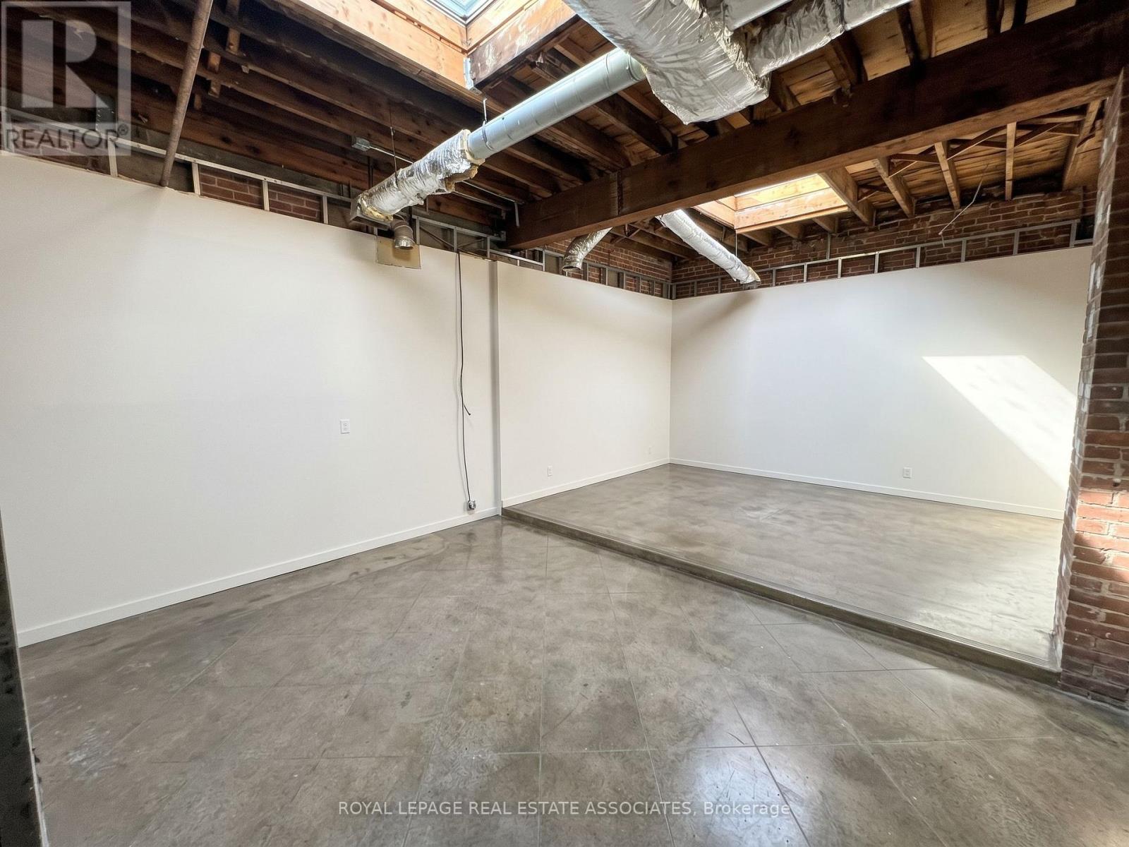 Upper Level - 1597 Queen Street E, Toronto, Ontario  M4L 1E5 - Photo 11 - E13877924