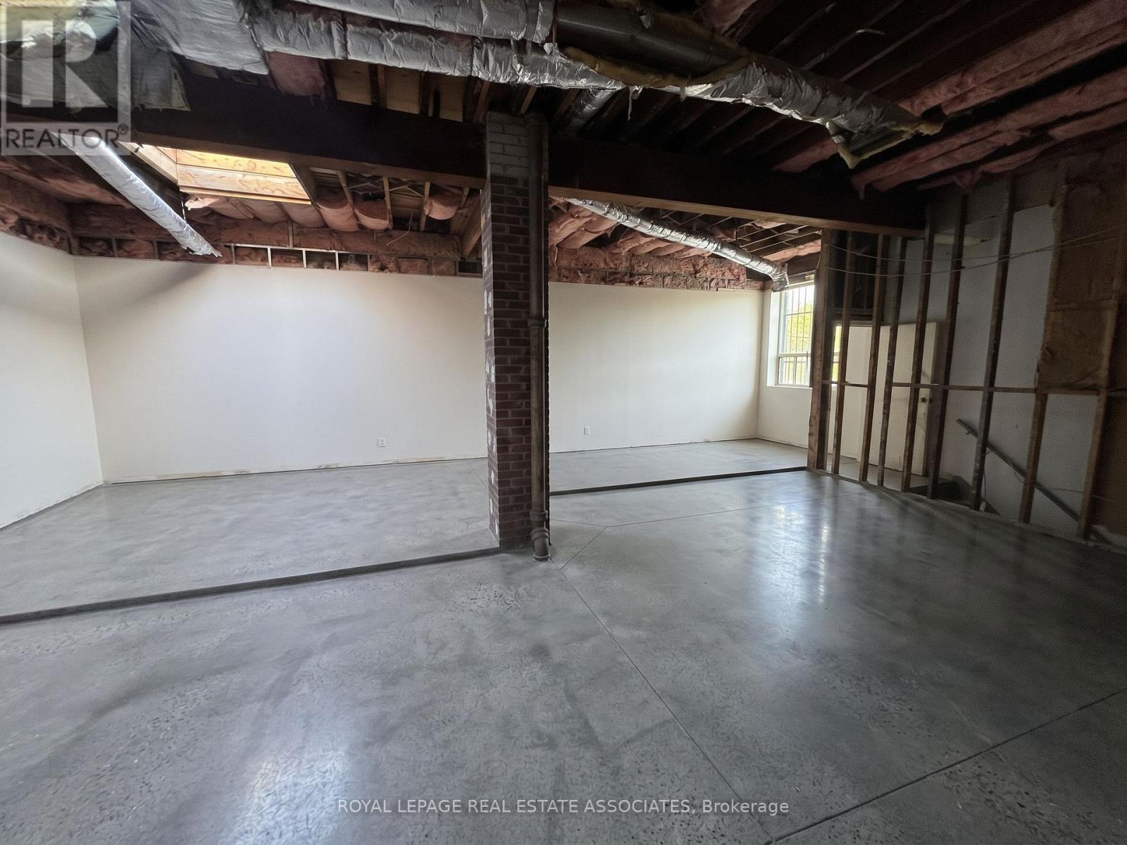 Upper Level - 1597 Queen Street E, Toronto, Ontario  M4L 1E5 - Photo 12 - E13877924