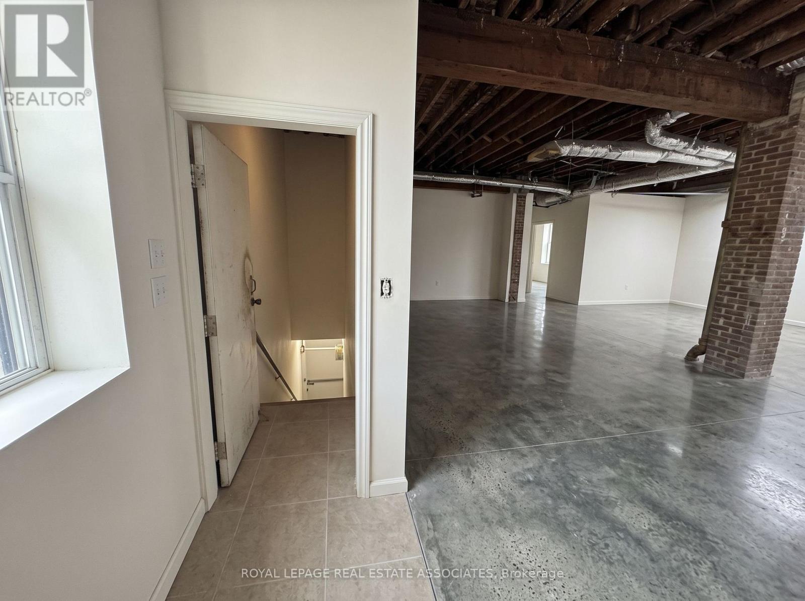 Upper Level - 1597 Queen Street E, Toronto, Ontario  M4L 1E5 - Photo 14 - E13877924
