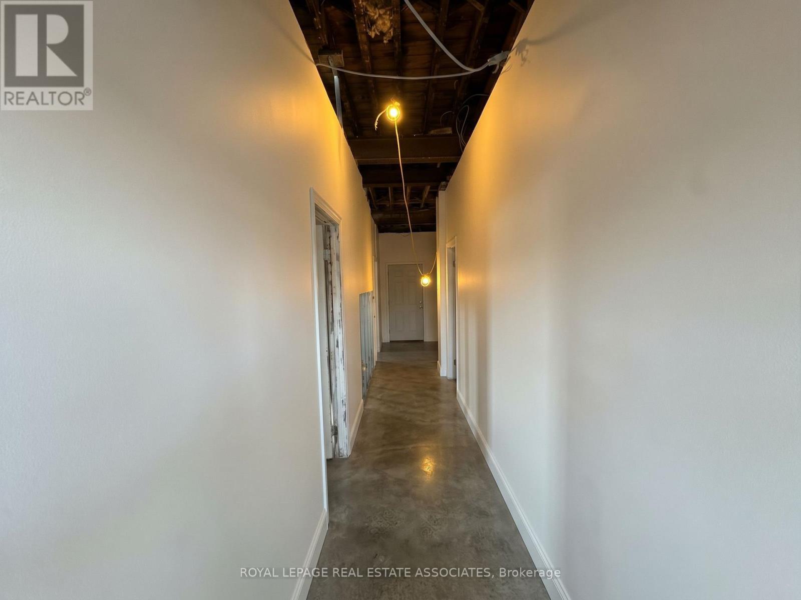 Upper Level - 1597 Queen Street E, Toronto, Ontario  M4L 1E5 - Photo 4 - E13877924