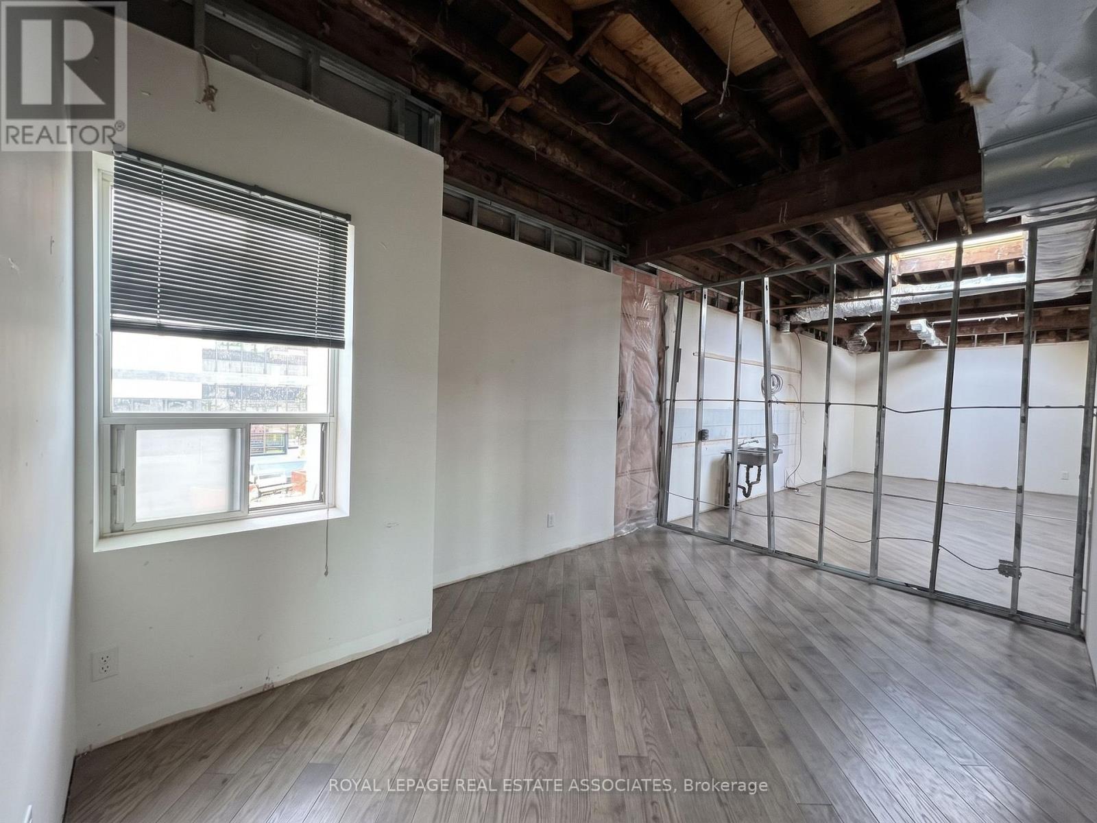 Upper Level - 1597 Queen Street E, Toronto, Ontario  M4L 1E5 - Photo 8 - E13877924