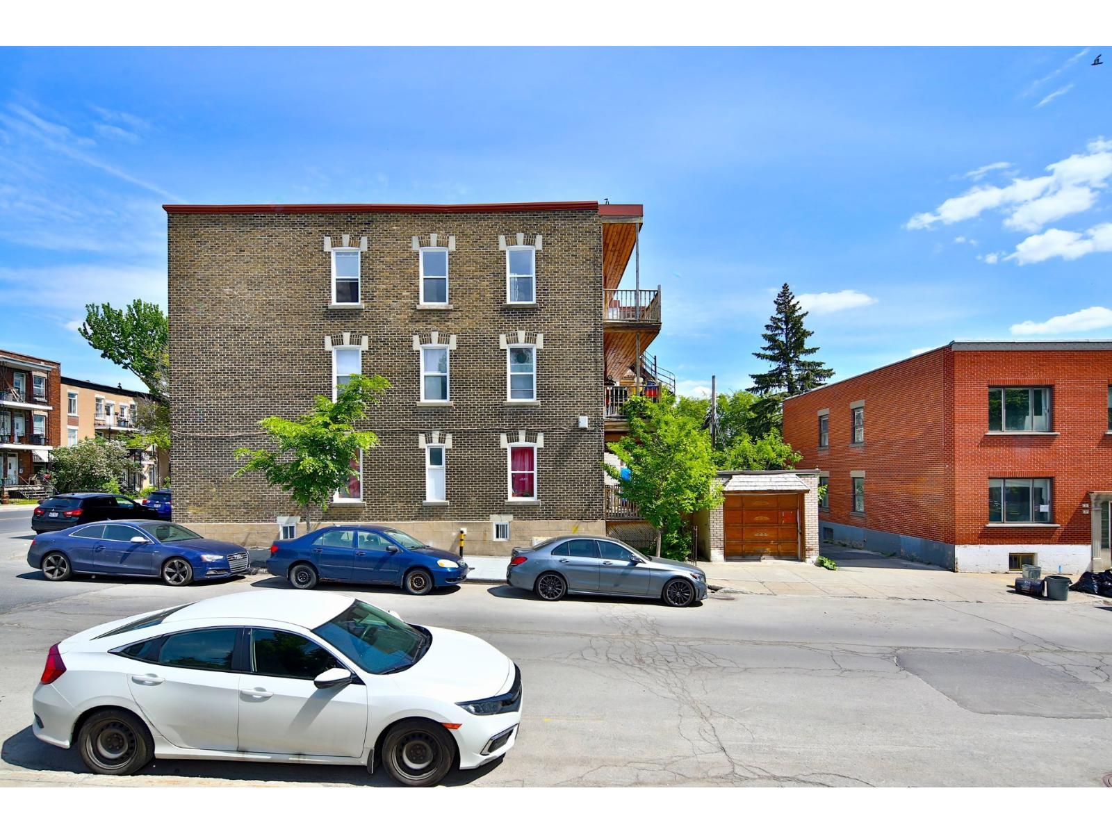 2650-2658 Rue Hochelaga Montréal (Ville-Marie) Quebec Canada H2K1J7 3