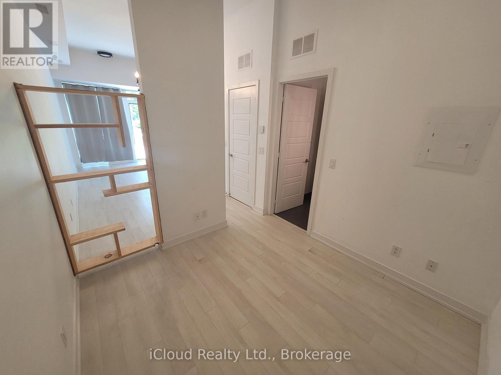31 - 247 Broward Way, Innisfil, Ontario  L9S 0M1 - Photo 3 - N13877844