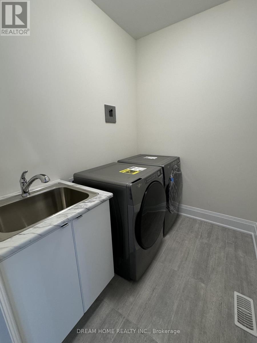 84 Tempel Street, Richmond Hill, Ontario  L4E 1K6 - Photo 2 - N13877918