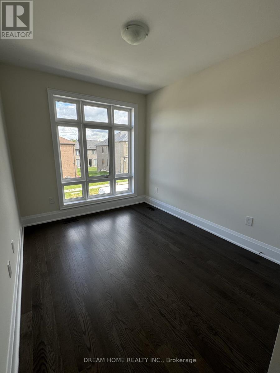 84 Tempel Street, Richmond Hill, Ontario  L4E 1K6 - Photo 4 - N13877918