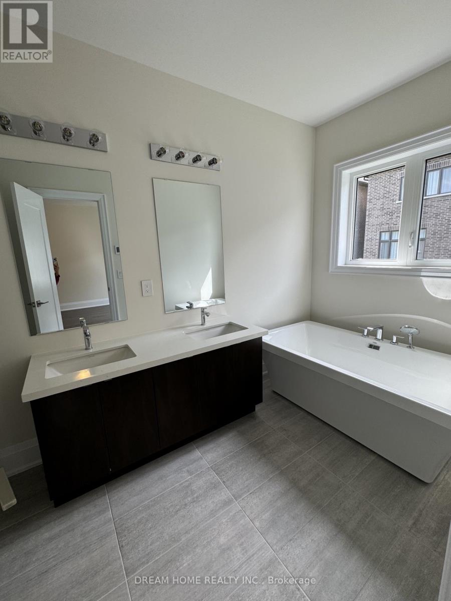 84 Tempel Street, Richmond Hill, Ontario  L4E 1K6 - Photo 7 - N13877918