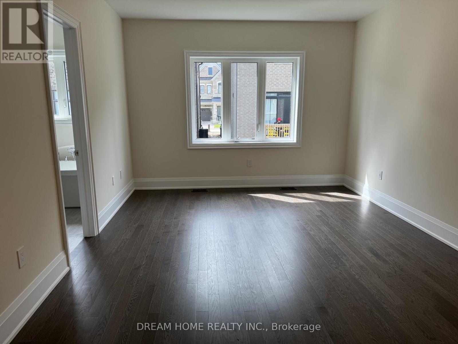 84 Tempel Street, Richmond Hill, Ontario  L4E 1K6 - Photo 8 - N13877918