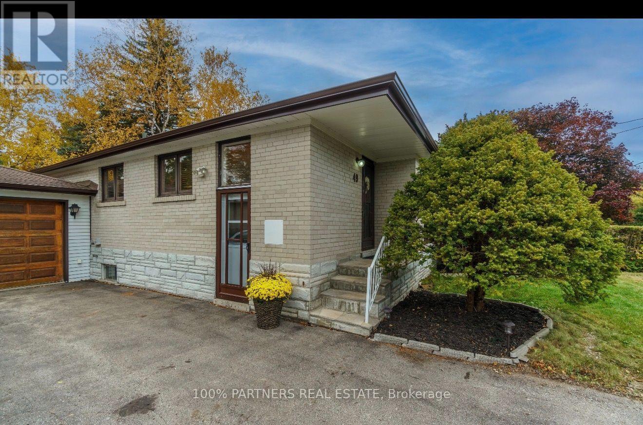Lower - 49 Child Drive N, Aurora, Ontario L4G 1Y6 - Photo 1 - N13877984