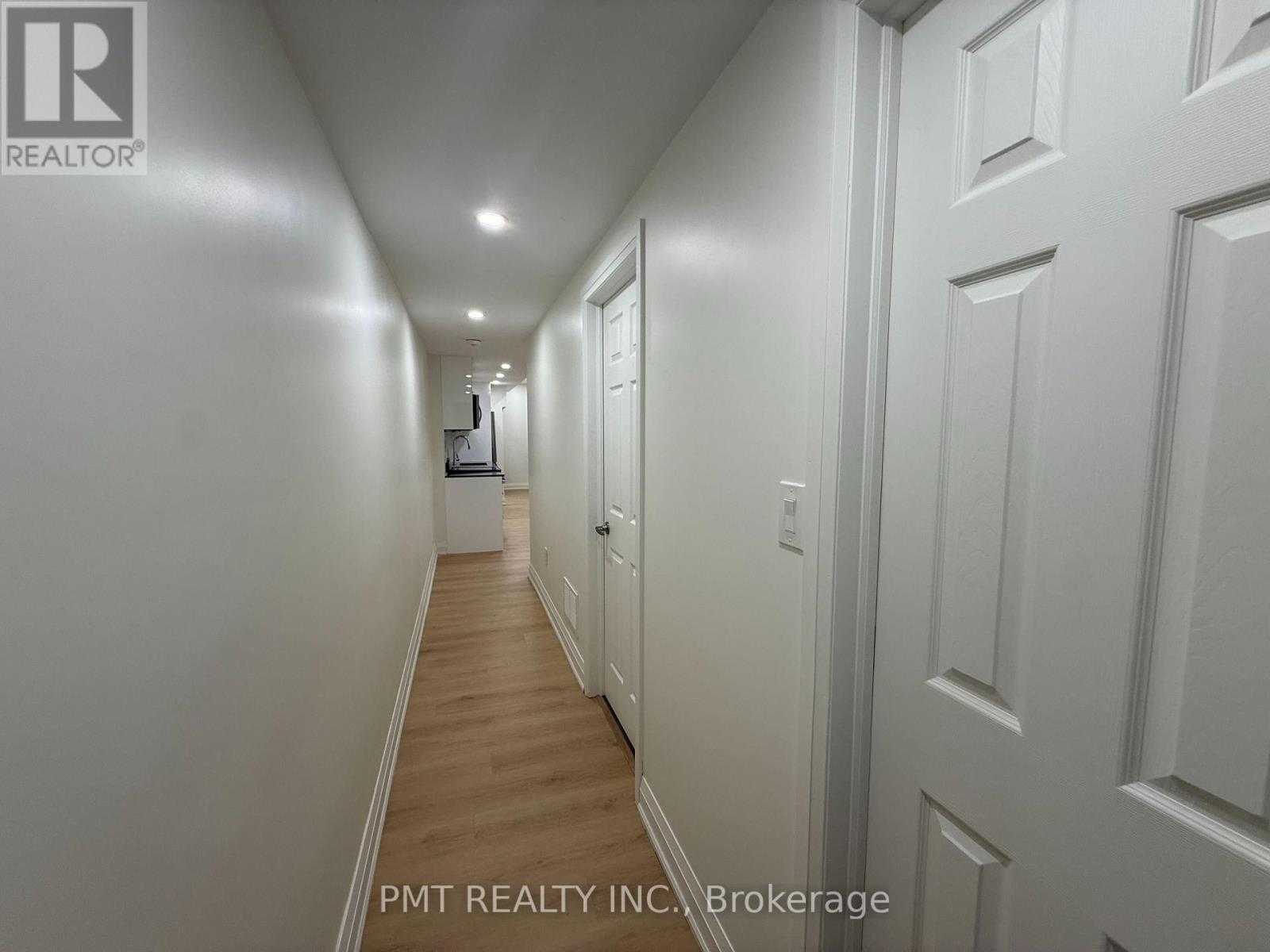 Main - 8 Rusholme Park Crescent, Toronto, Ontario  M6J 2C9 - Photo 9 - C13677188