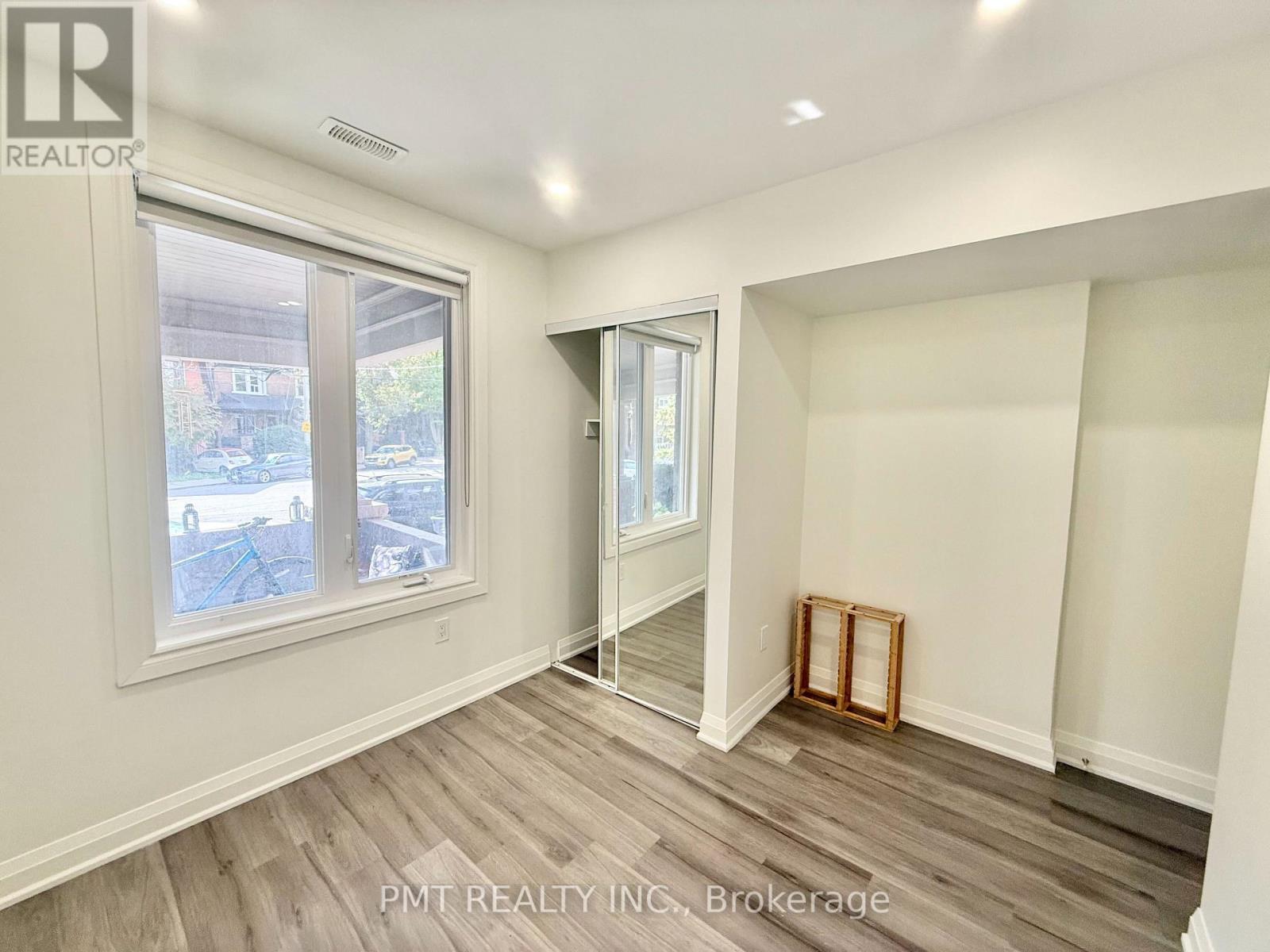 Main - 8 Rusholme Park Crescent, Toronto, Ontario  M6J 2C9 - Photo 6 - C13677188