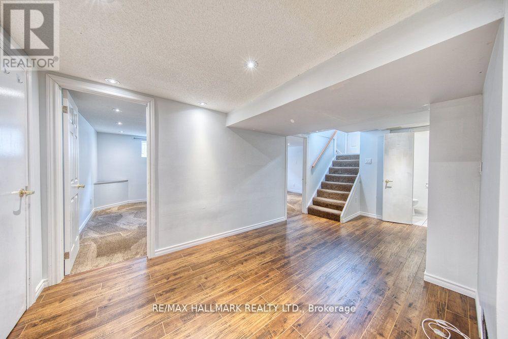 31 Glen Muir Drive, Toronto, Ontario  M1M 2C6 - Photo 21 - E13872422