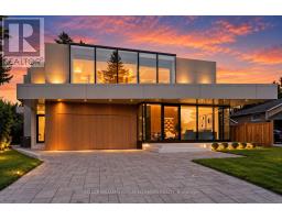 11 KNOWLES CRESCENT, Aurora, Ontario