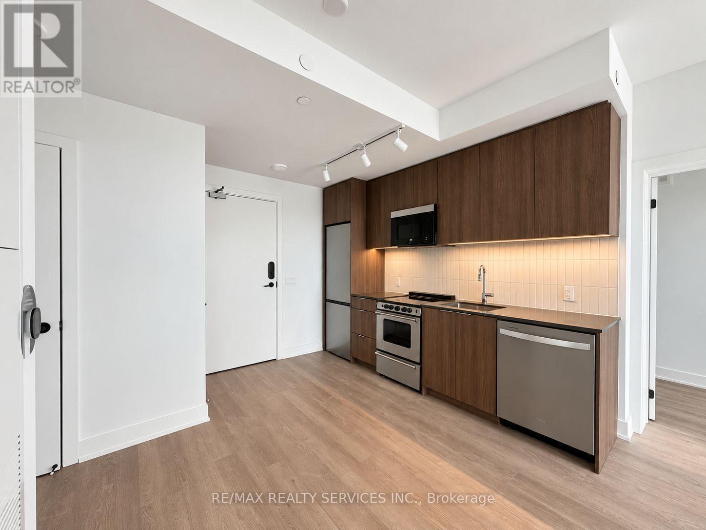 615 - 3008 WILLIAM CUTMORE BOULEVARD