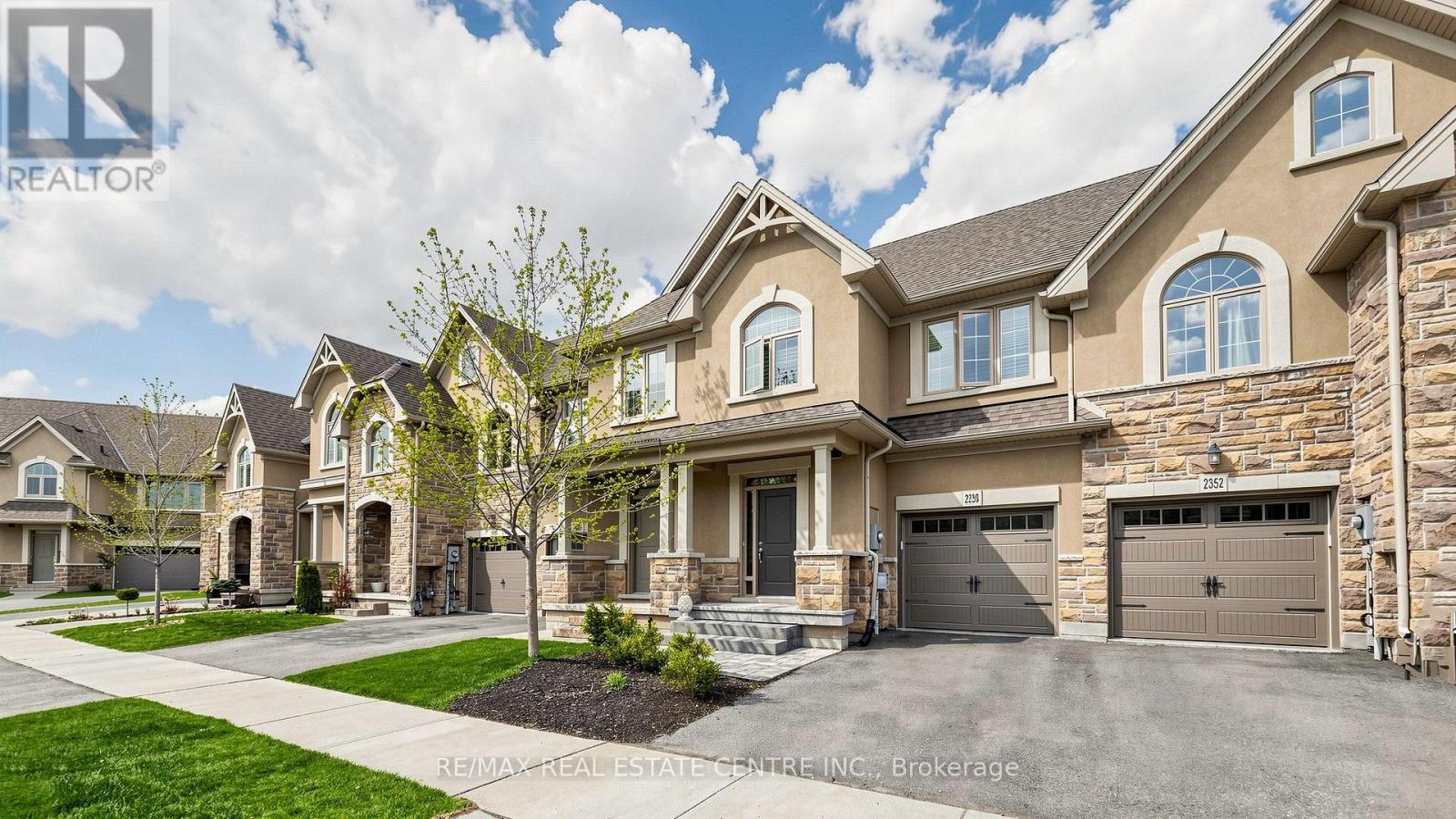 2350 Natasha Circle, Oakville, Ontario  L6M 1N9 - Photo 2 - W13877904