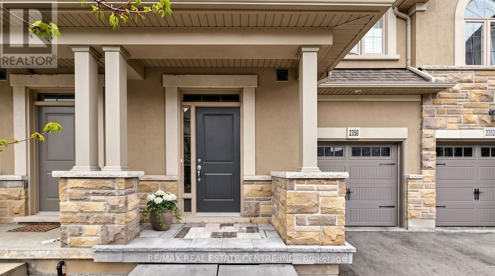 2350 Natasha Circle, Oakville, Ontario  L6M 1N9 - Photo 4 - W13877904