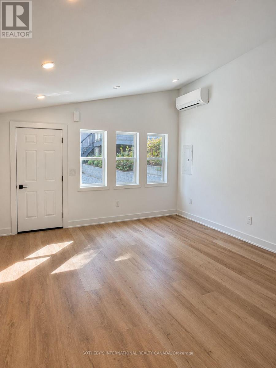 5 - 60 Cannon Road, Toronto, Ontario  M8Y 1S1 - Photo 4 - W13877908