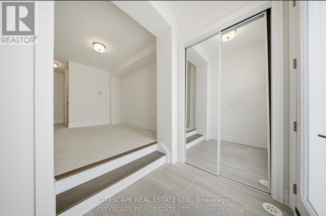 3322 Umar Avenue, Oakville, Ontario  L6M 5S3 - Photo 6 - W13877934