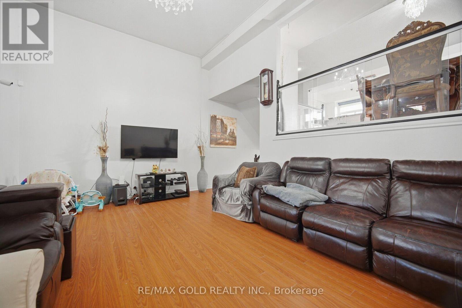 83 Clarion Road, Toronto, Ontario  M9R 3Y6 - Photo 7 - W13877962