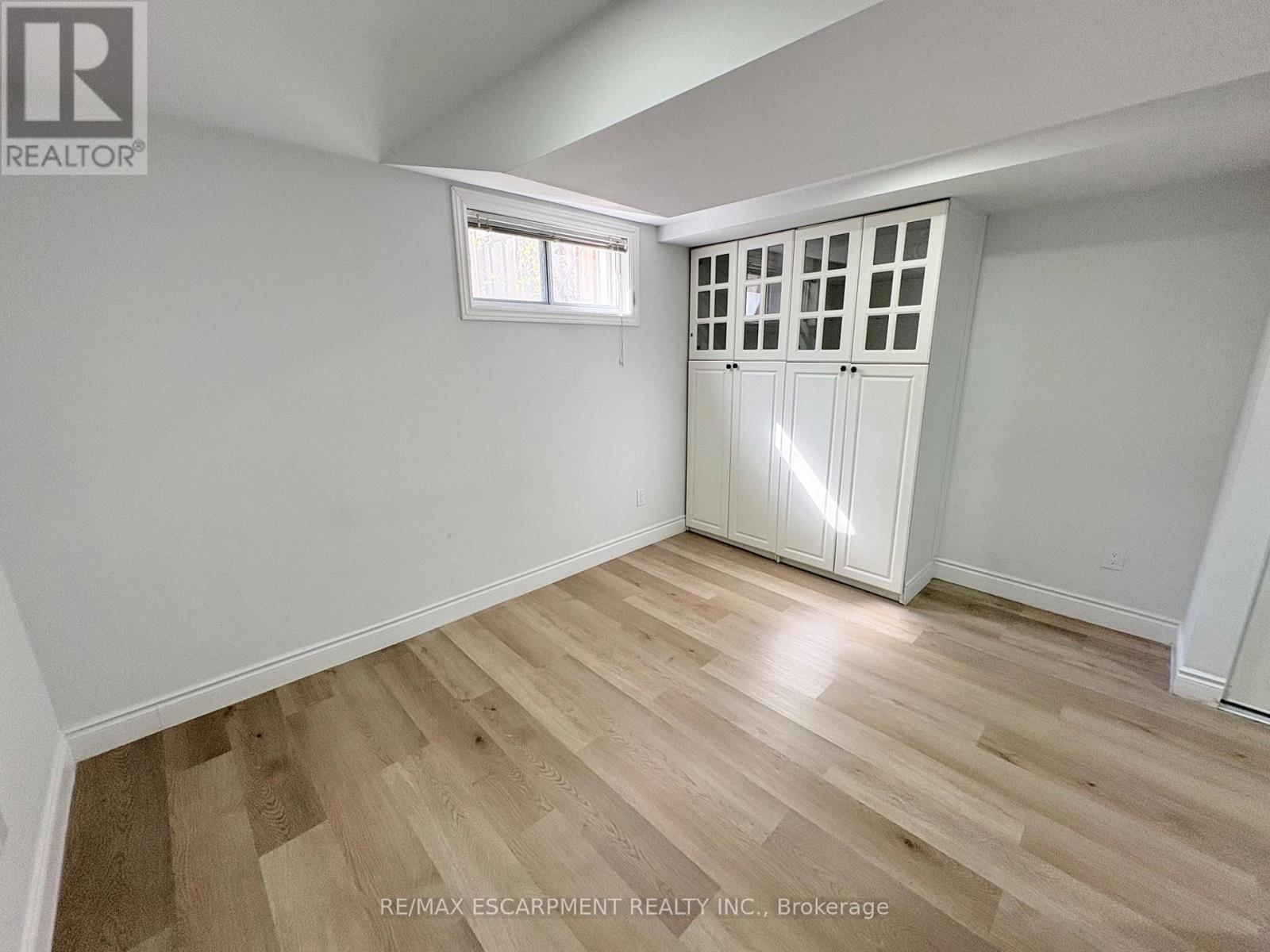 Lower - 292 Woodward Avenue, Milton, Ontario  L9T 1V2 - Photo 11 - W13877976