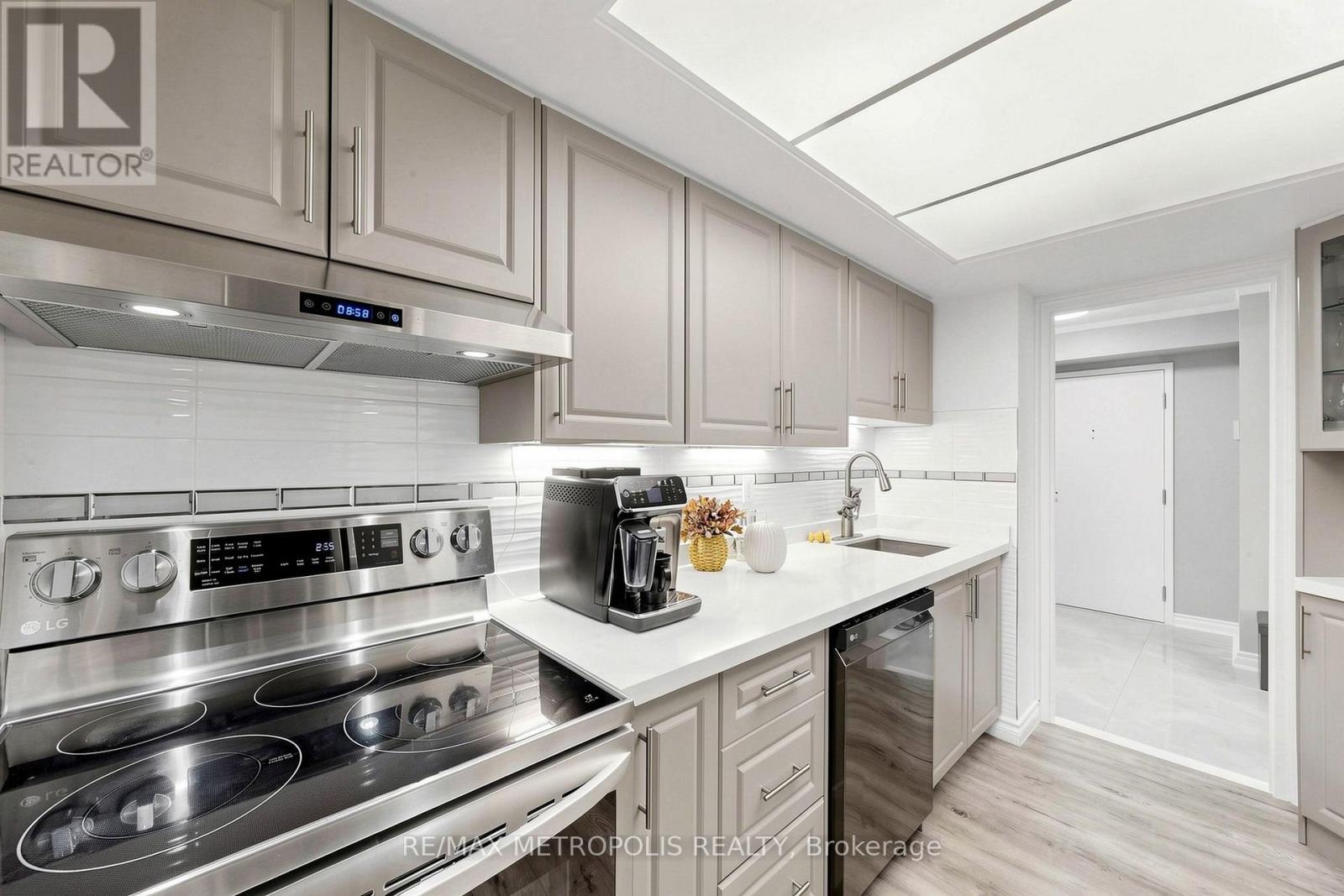 207 - 1111 Bough Beeches Boulevard, Mississauga, Ontario  L4W 4N1 - Photo 15 - W13877978
