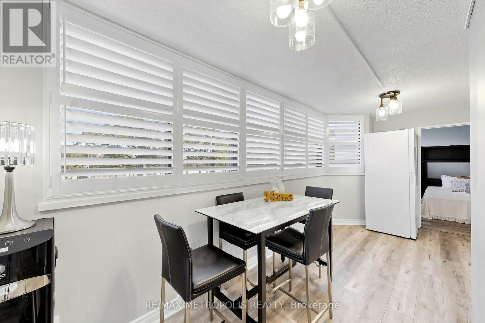 207 - 1111 Bough Beeches Boulevard, Mississauga, Ontario  L4W 4N1 - Photo 18 - W13877978