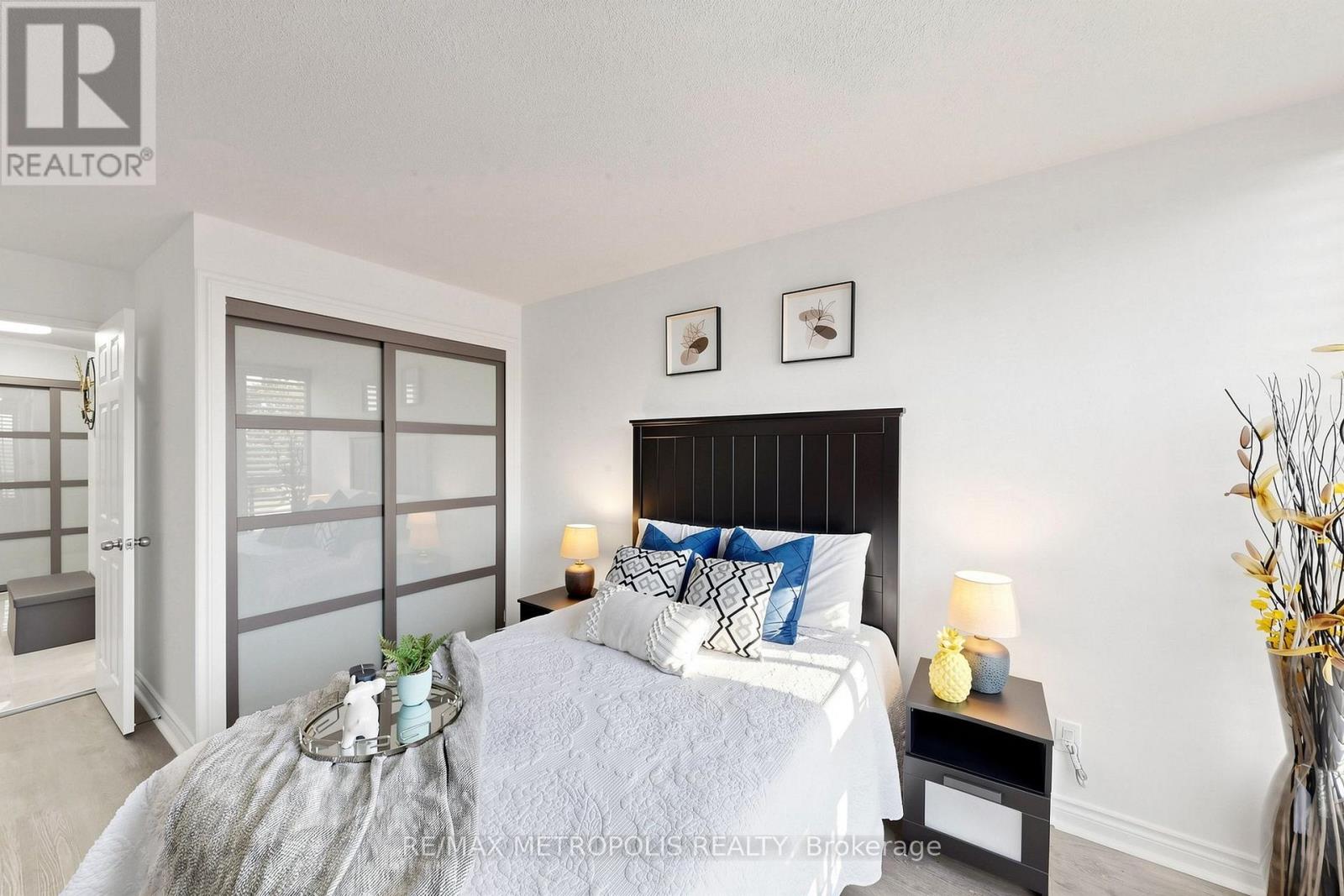 207 - 1111 Bough Beeches Boulevard, Mississauga, Ontario  L4W 4N1 - Photo 27 - W13877978