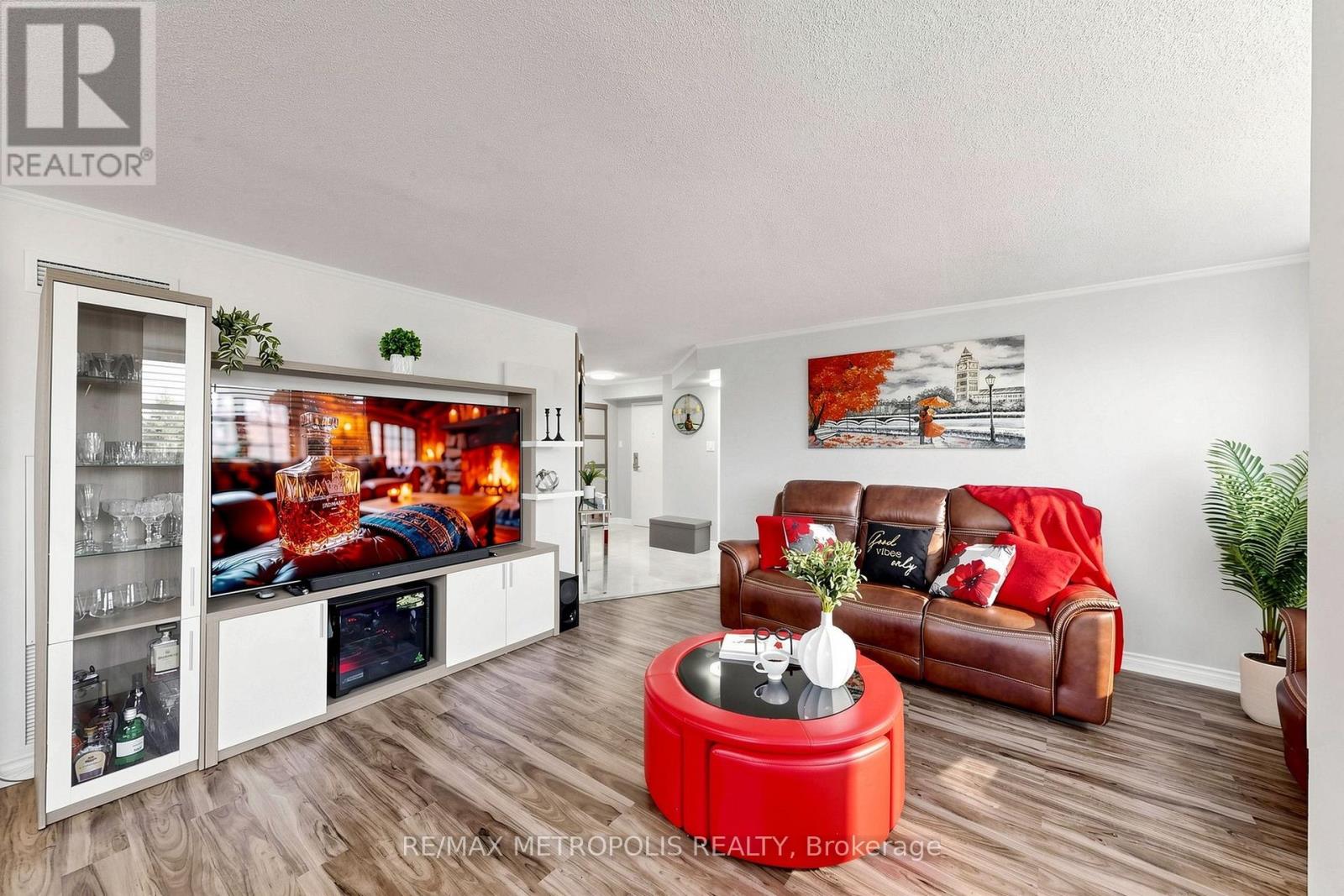 207 - 1111 Bough Beeches Boulevard, Mississauga, Ontario  L4W 4N1 - Photo 8 - W13877978
