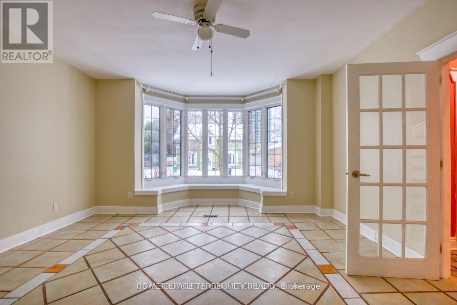 19 Mill Street N, Brampton, Ontario  L6X 1S5 - Photo 3 - W13878000