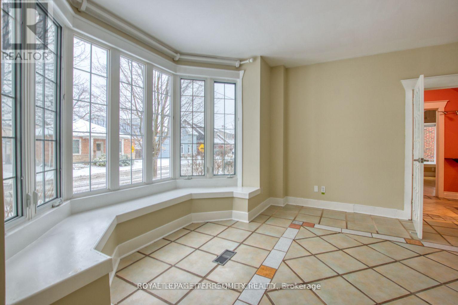 19 Mill Street N, Brampton, Ontario  L6X 1S5 - Photo 4 - W13878000