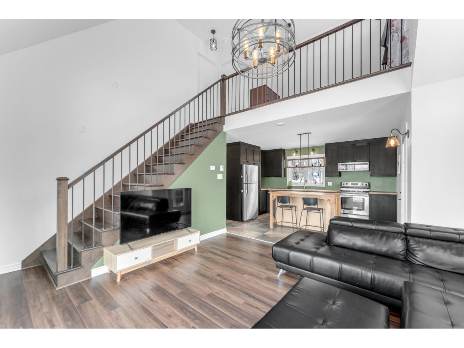 1271 Rue Pernaud Saint-Lin/Laurentides Quebec Canada J5M1G9 5