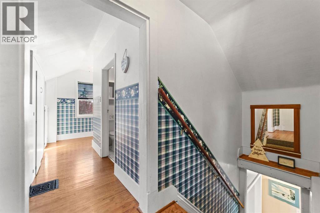 5009 45 Street
