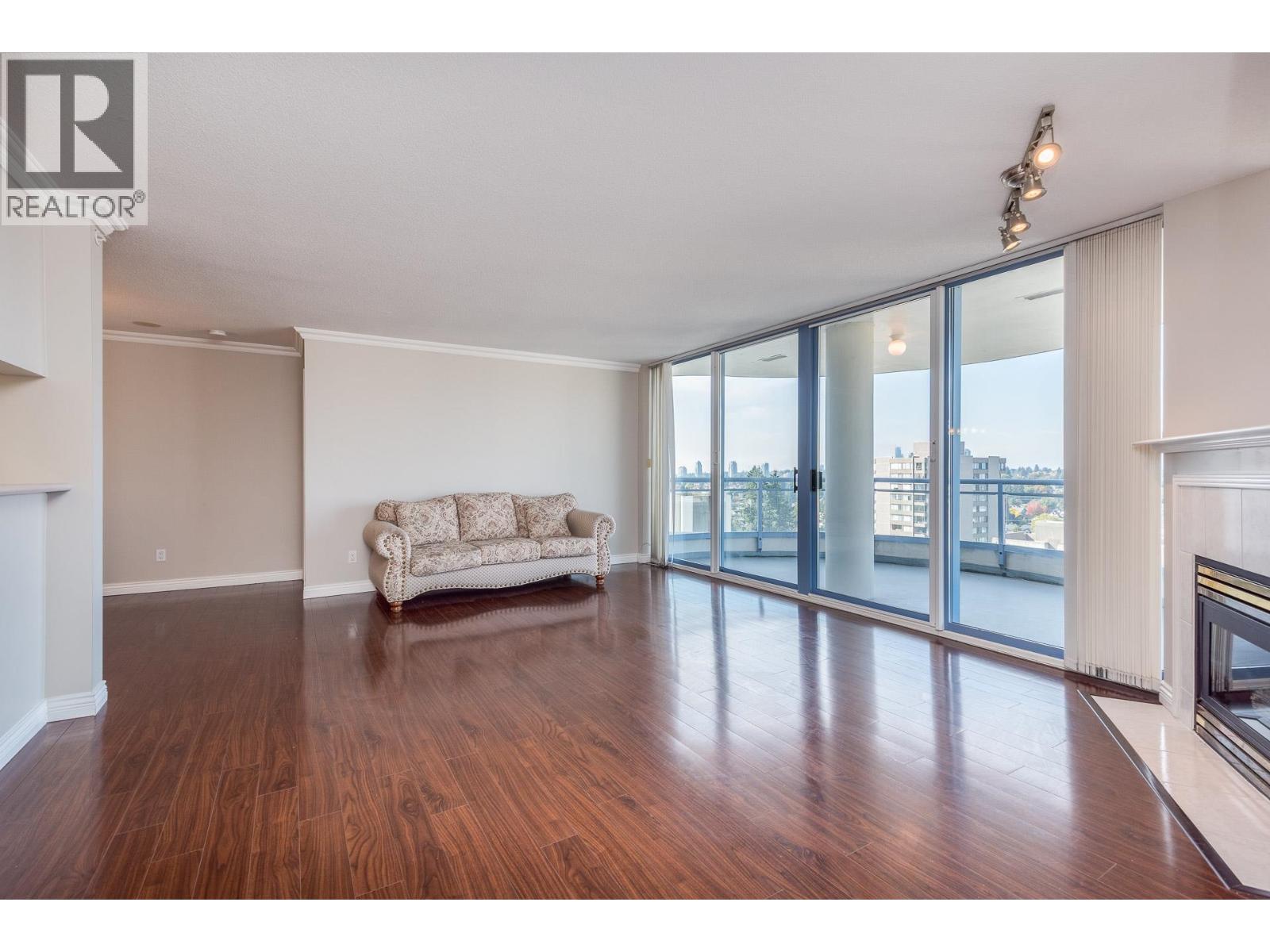 1701 739 PRINCESS STREET